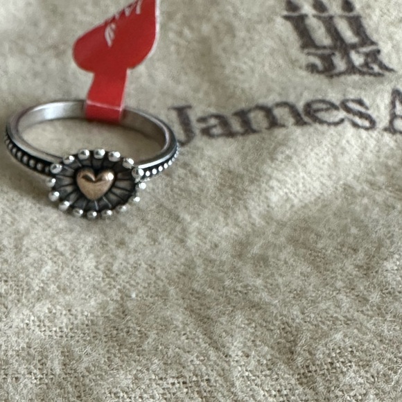 NWT. Unworn Retired Radiant Heart James Avery Ring. Sz 8 - Picture 6 of 10
